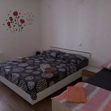 Apartman Niko Malinska Extérieur photo