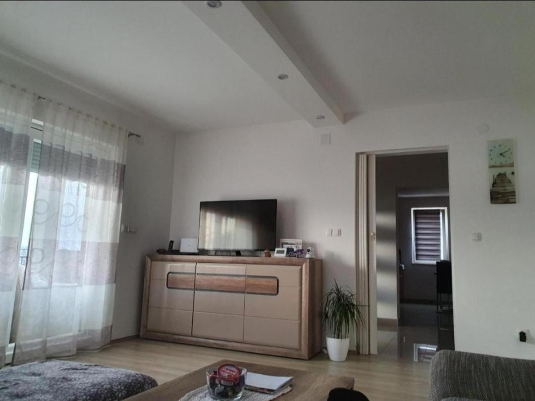 Apartman Niko Malinska Extérieur photo