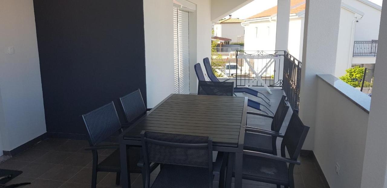 Apartman Niko Malinska Extérieur photo